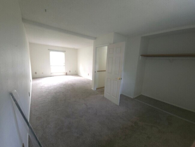 Building Photo - 4 Bedroom Home in Broomfield