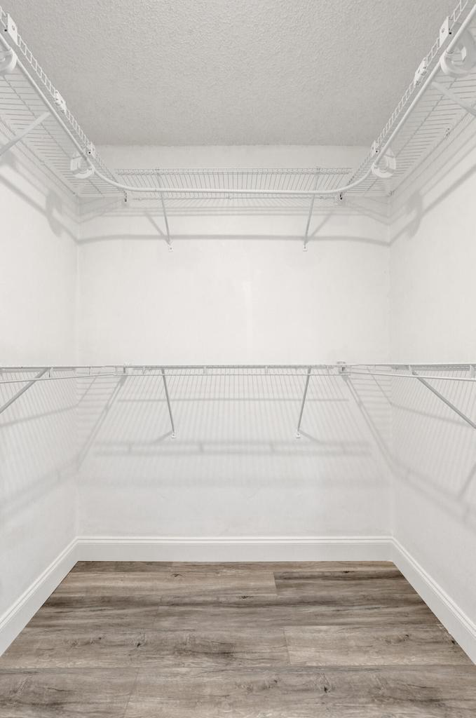 Building Photo - 5127 Woodstone Cir E