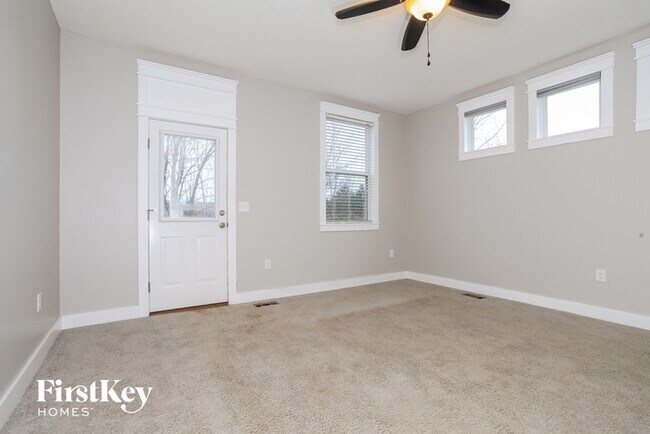 Building Photo - 3962 Snowcreek Dr