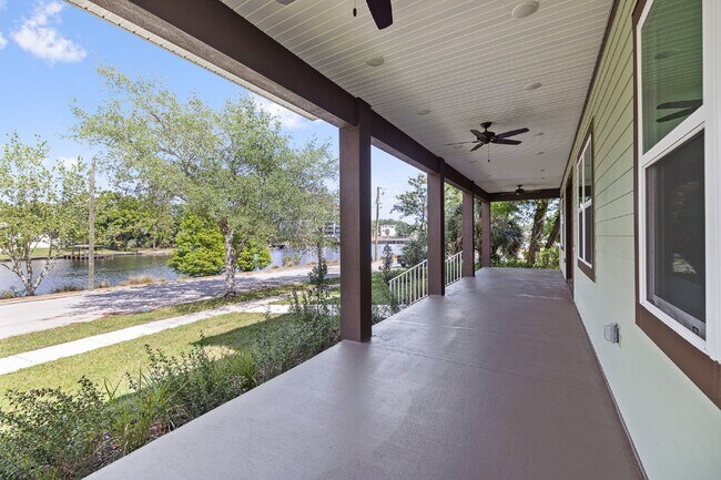 Building Photo - MODERN 4-BEDROOM TAMPA HOME | BUILT 2023 | FENCED YARD | PET FRIENDLY