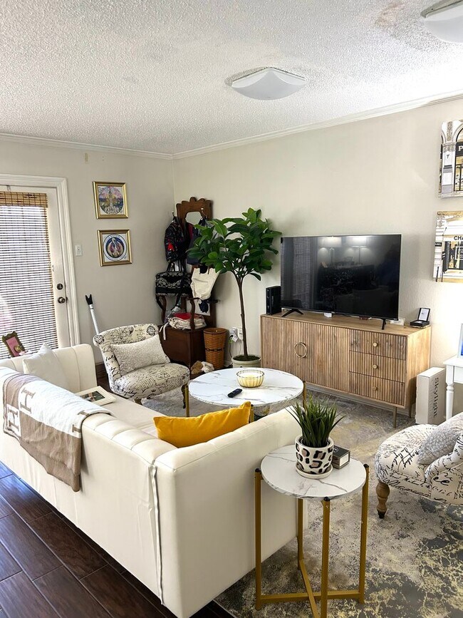 Building Photo - Jefferson Square Condos - Jefferson Hwy/Bl...