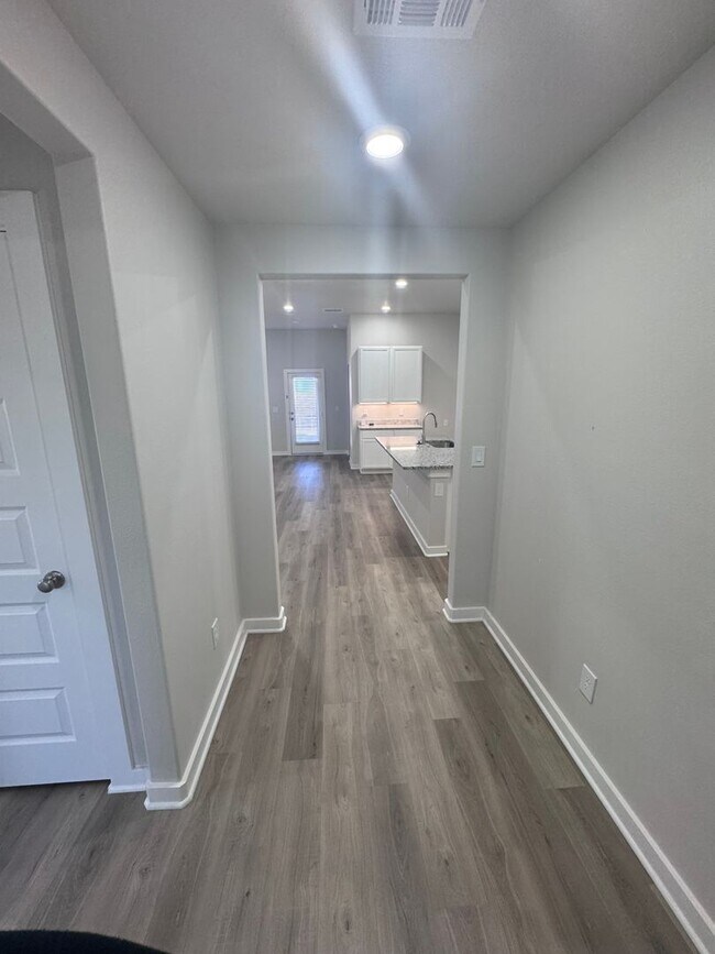 Building Photo - Newer Construction in Wolfforth