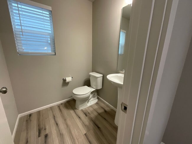 Building Photo - Beautiful 4 Bedroom, 2.5 Bath Home Available November 1st!