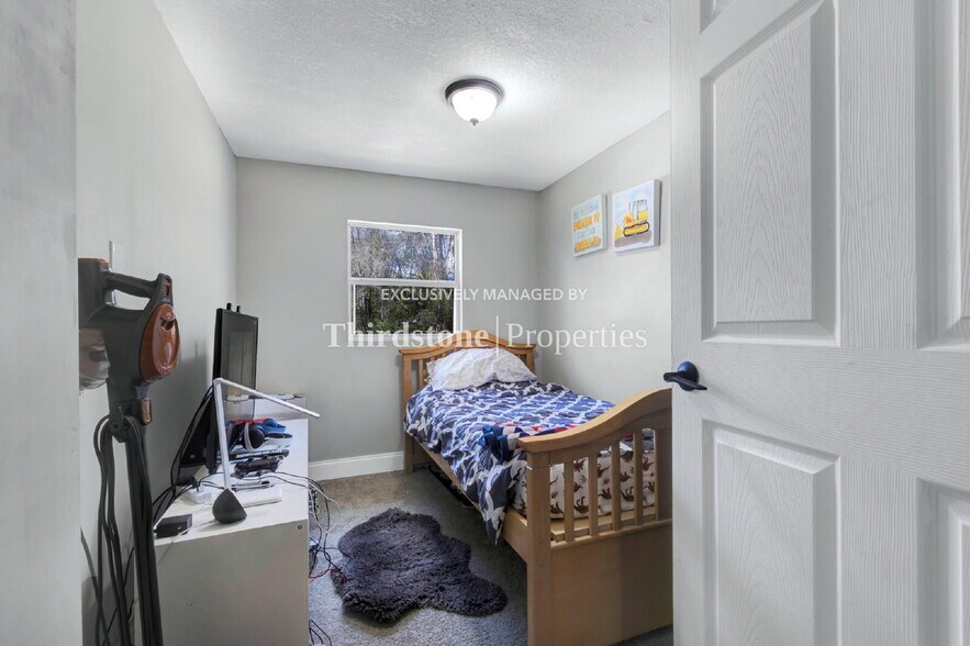 Building Photo - 1165 Orton St