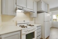 Building Photo - 7 Meridian Cir