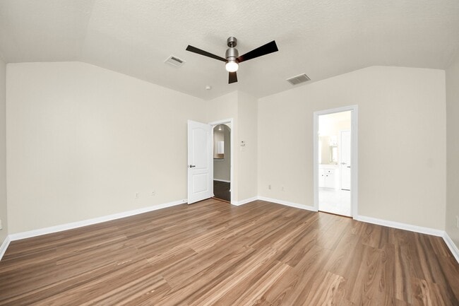Building Photo - 5114 Santrey Dr