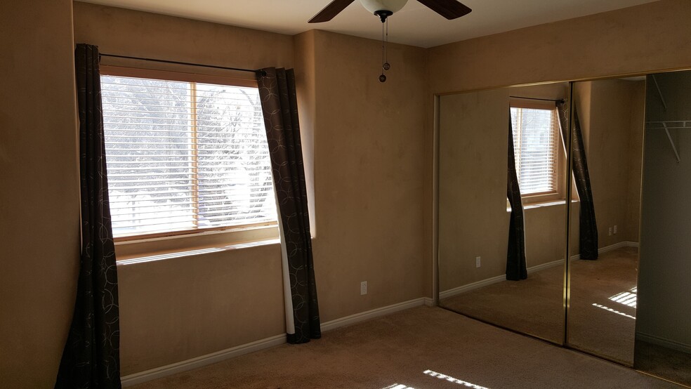 Building Photo - 125 Peregrine Ln