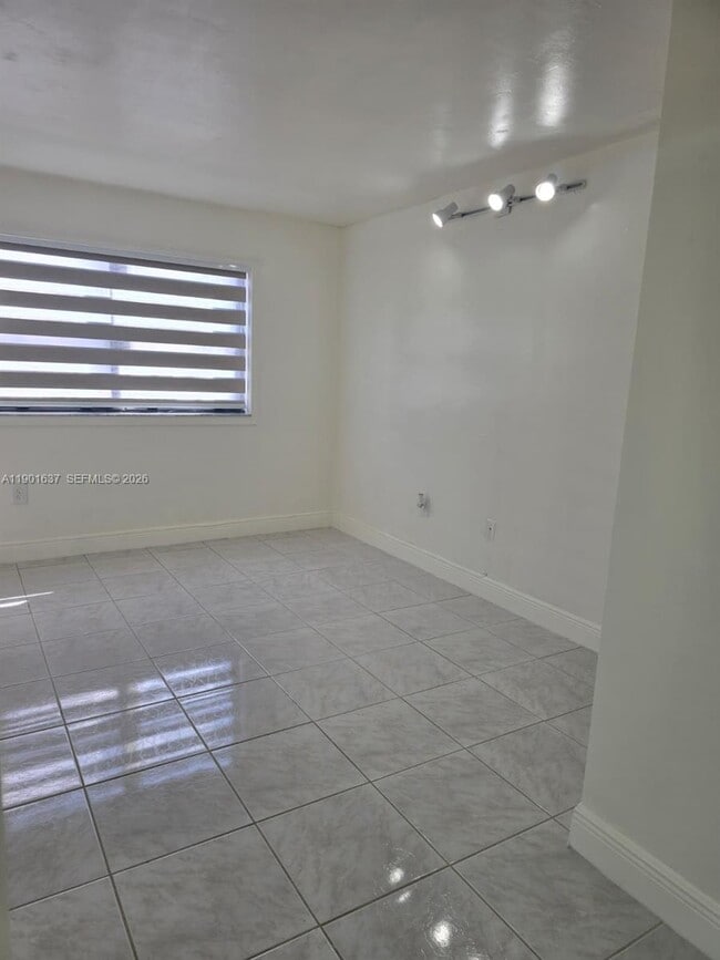 Building Photo - 15620 SW 80th St