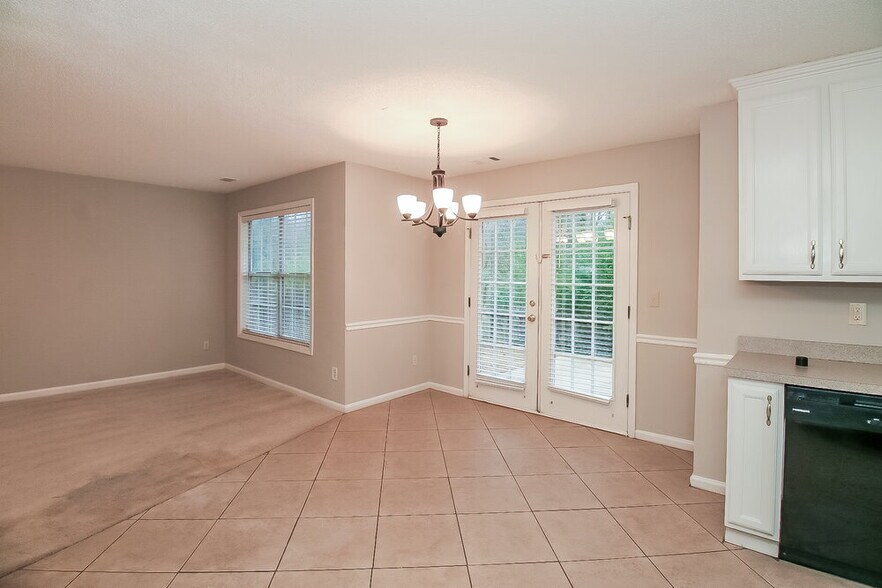 Building Photo - 4045 Lindsey Ln