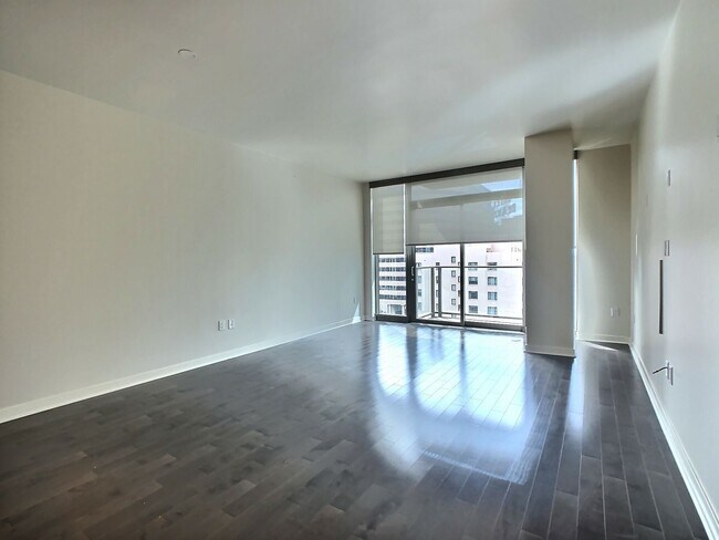 Primary Photo - Gorgeous 1 Bedroom Condo at Axis