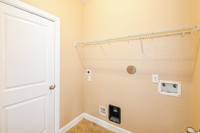 Building Photo - 2123 Witham Park Ln