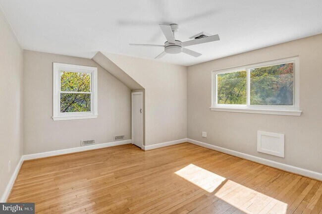 Building Photo - 5523 Uppingham St