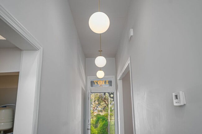 Building Photo - 1107 E 32nd St