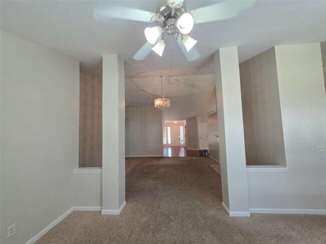 Building Photo - 1005 Southwood Dr