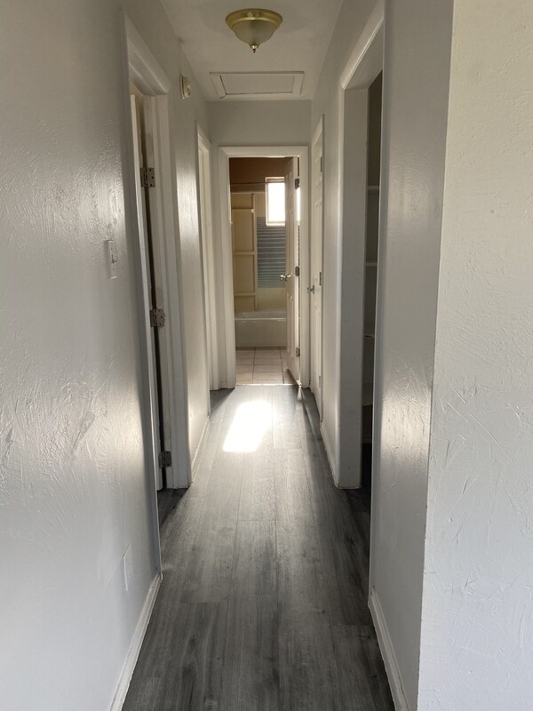 Building Photo - 267 W 500 N