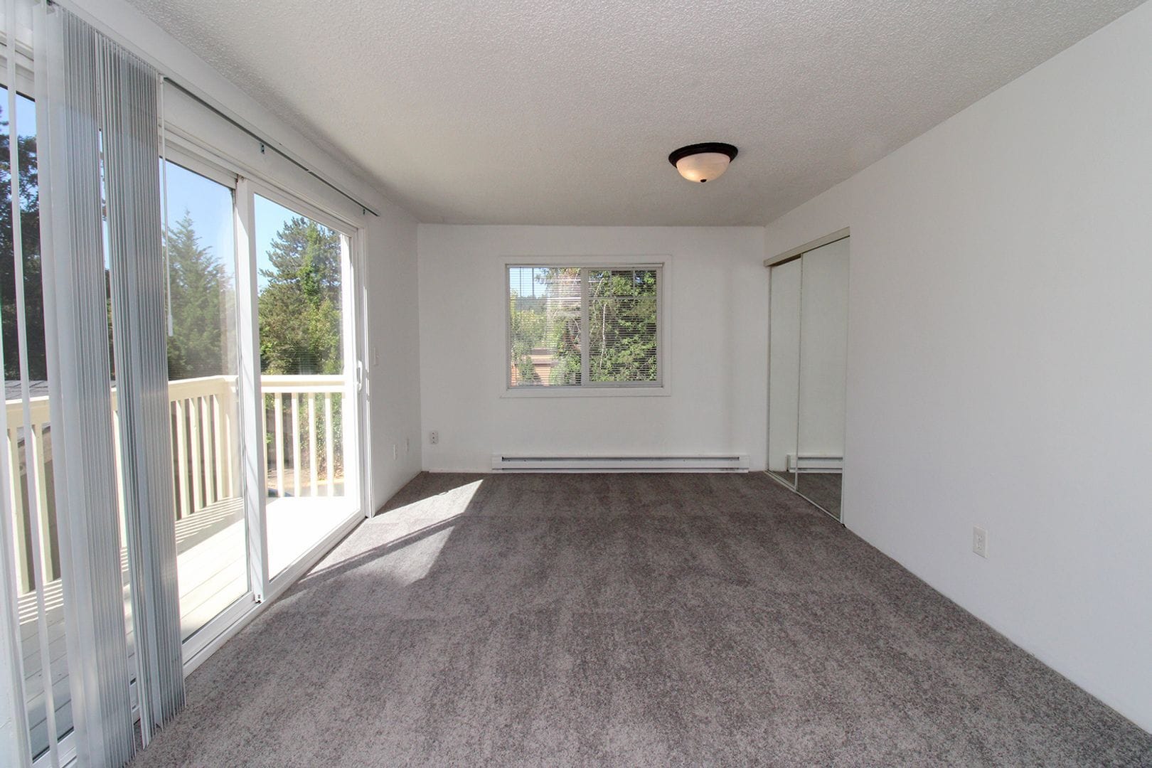 Building Photo - 5704 SW Beaverton Hillsdale Hwy