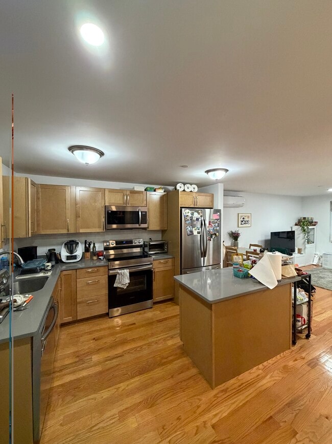 Building Photo - 140 Prospect St