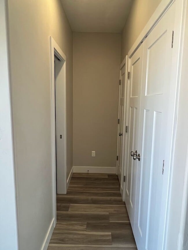 Building Photo - 1511 W Pyrite Ln