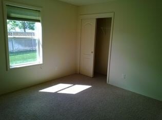 Building Photo - Boise, 3Bd/2Bth/3Car, 1554Sqft, Dishwasher, Washer and Dryer Hook up, Fenced, Community Park and ...