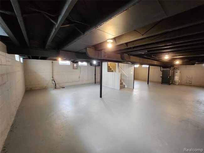 Building Photo - 15705 Juliana Ave