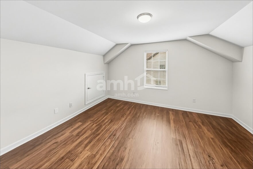 Building Photo - 4850 Beryl Dr