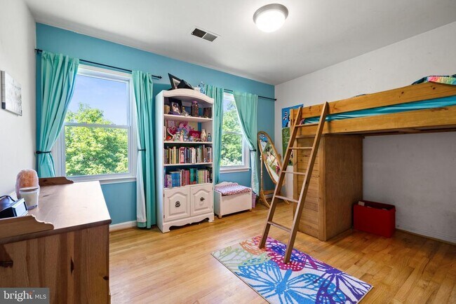 Building Photo - 4301 Mountain View Dr