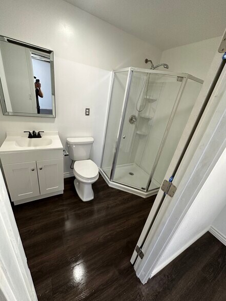 Building Photo - 5224 W Avenue L4