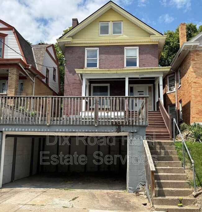 Primary Photo - 2215 Mcgregor Pl
