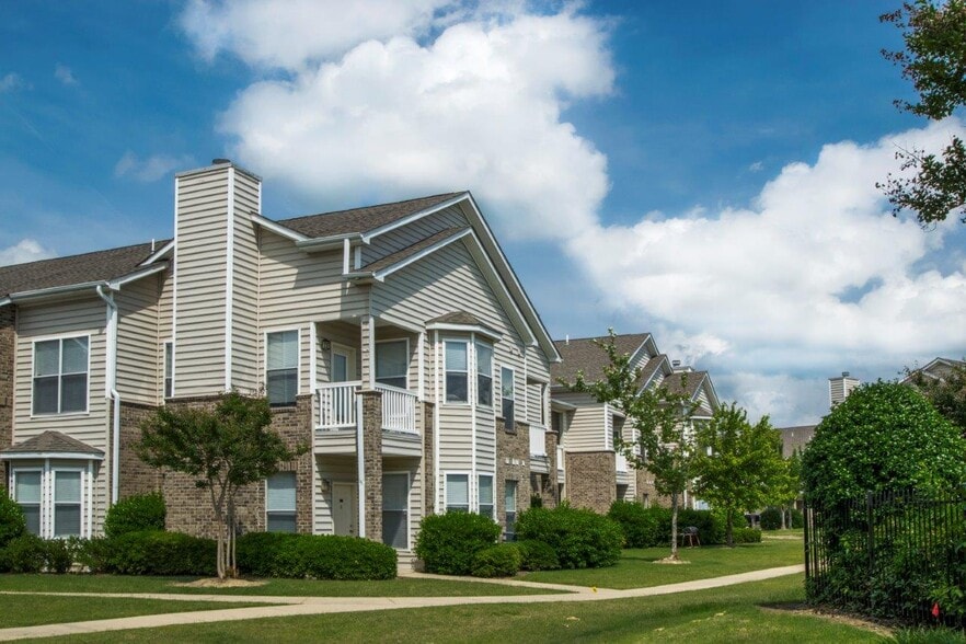 Primary Photo - Waterford Place Apartment Homes