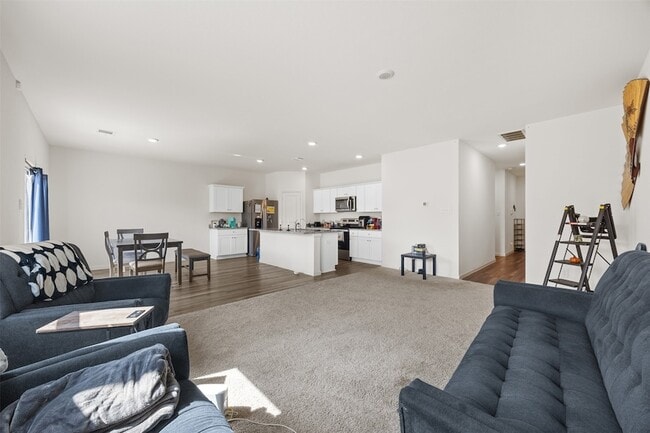 Building Photo - 7826 Pink Dahlia Dr