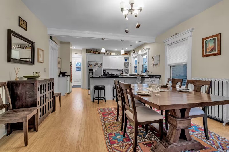 Building Photo - 61 St James Pl