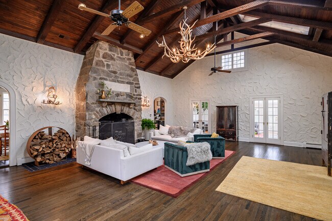 Building Photo - 58 Woodchuck Ln