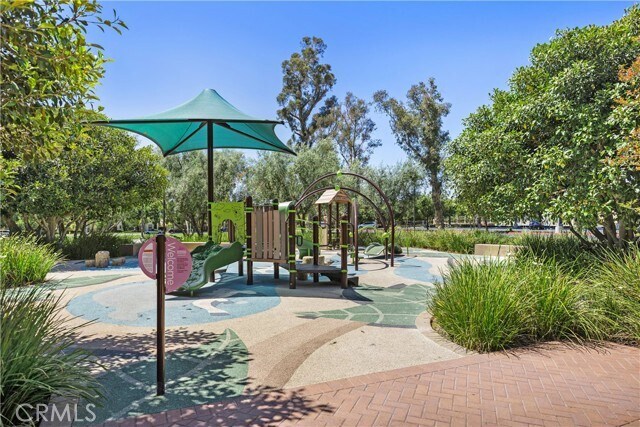 Building Photo - 717 Spring Gdn