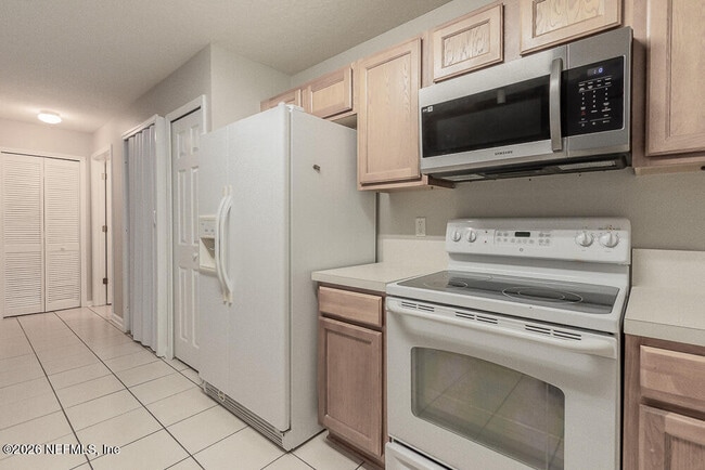 Building Photo - 7920 MERRILL Rd