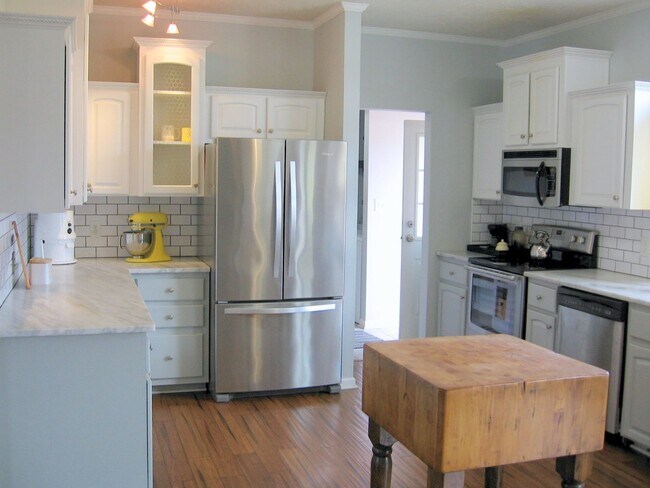 Building Photo - SMITHFIELD