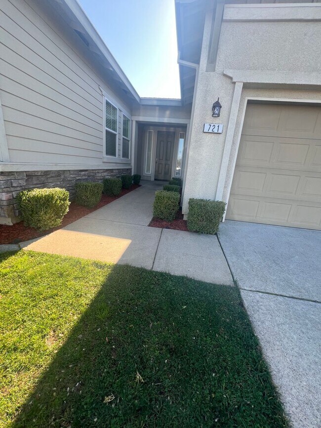 Building Photo - 721 Bluestone Cir