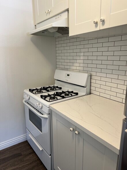 newly remodeled kitchen - 6640 Simpson Ave