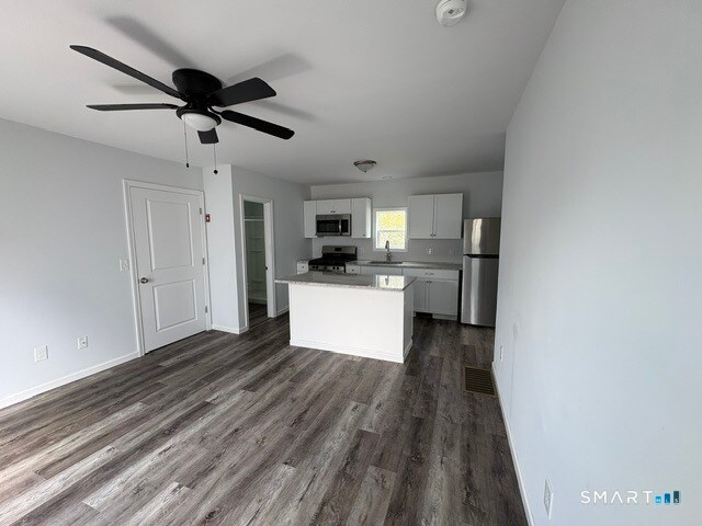 Building Photo - 138 Beach Ave