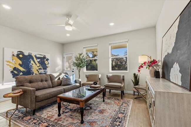 Building Photo - 158 Lake Shore Dr