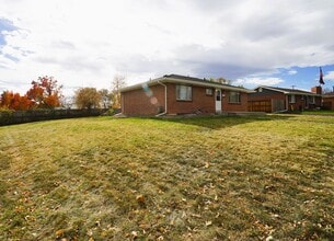 Building Photo - 2500 Westchester Dr