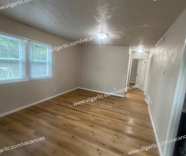 Building Photo - 260 Van Buren St