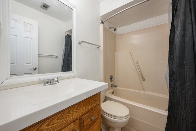 Building Photo - SUNTREE