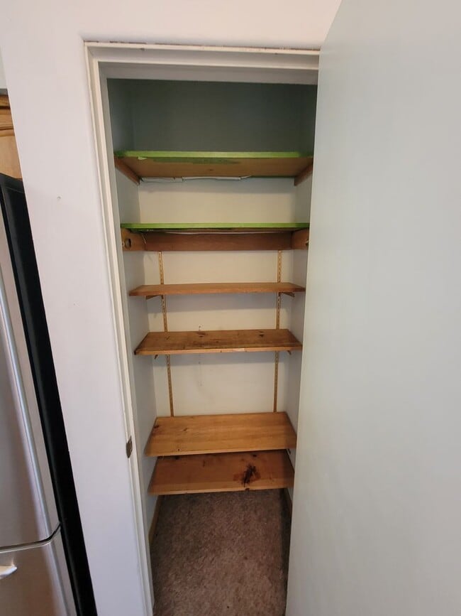 Building Photo - 4 bedroom 2 bath near campus!