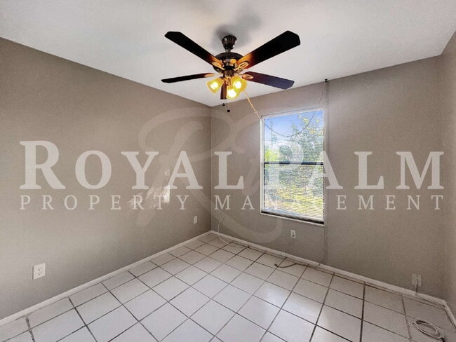 Building Photo - 2/1 Rental with W/D Hookups—Roses are Red, Lawns are Green, a Fenced Yard? That’s a Pet Lover’s D...