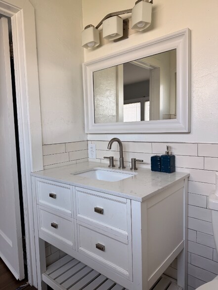 Building Photo - 1409 N Divisadero St