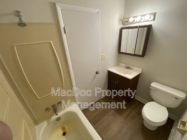 Building Photo - 5209 Heritage Dr