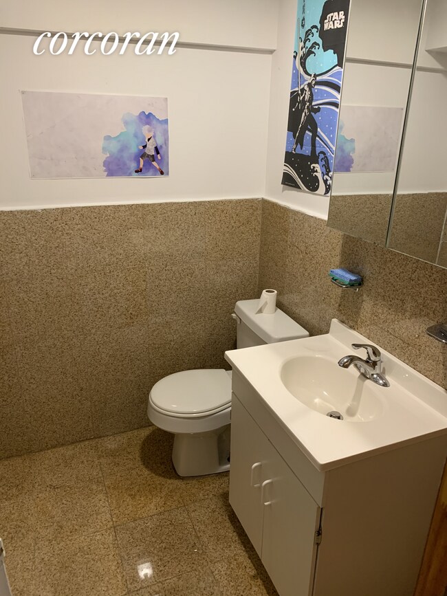 Building Photo - 1431 York Ave