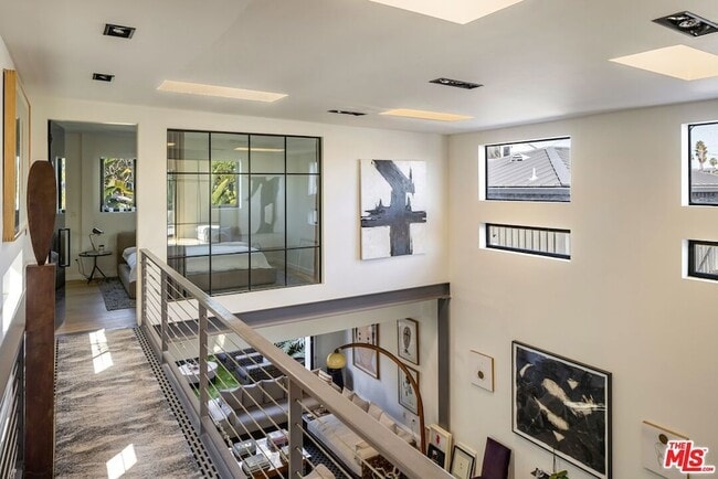 Building Photo - 913 Milwood Ave