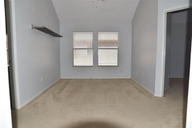 Building Photo - 4512 Sunmeadow Ln