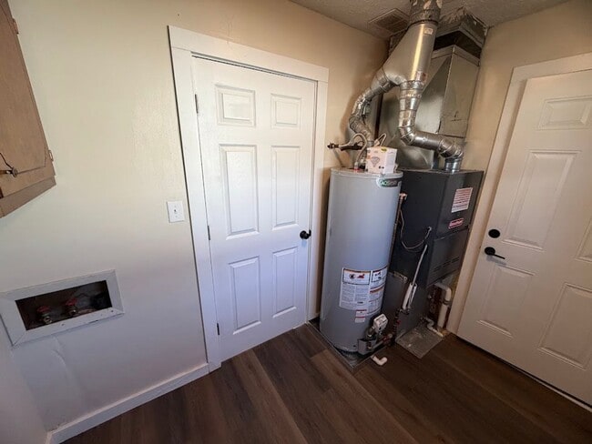 Building Photo - 3 Bedroom Home with Fenced Backyard & Storage Shed